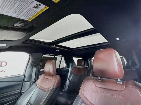 Used 2021 Ford Explorer Platinum w/ Premium Technology Package RWD image 26