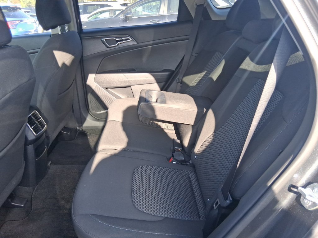 Used 2024 Kia Sportage LX AWD/4WD image 18