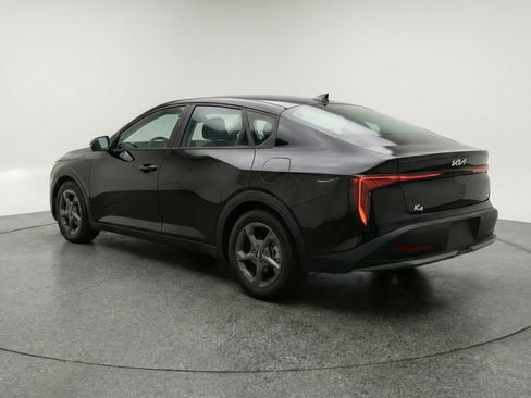 Used 2025 Kia K4 LXS image 5