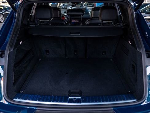 Certified 2025 Porsche Cayenne AWD/4WD image 42