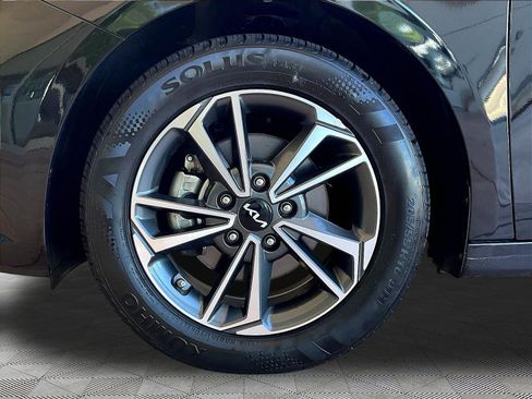 Used 2024 Kia Forte LXS w/ LXS Technology Package FWD image 30