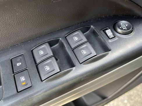 Used 2021 Chevrolet Colorado LT w/ LT Convenience Package AWD/4WD image 13