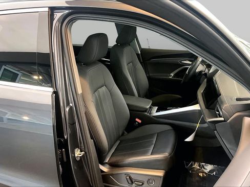 Certified 2025 Audi Q5 Premium w/ Convenience Package AWD/4WD image 9