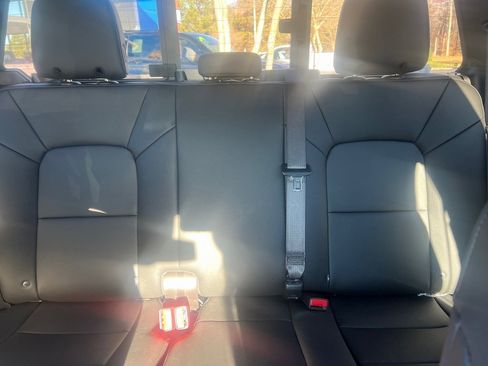 Used 2025 Chevrolet Colorado Trail Boss image 17