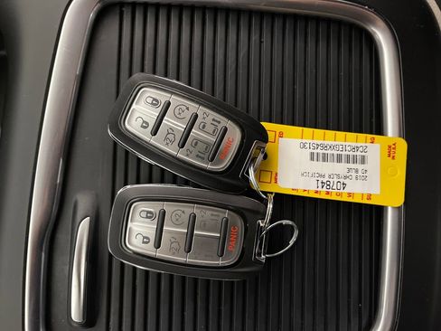 Used 2019 Chrysler Pacifica Touring-L Plus w/ Advanced Safetytec Group FWD image 26