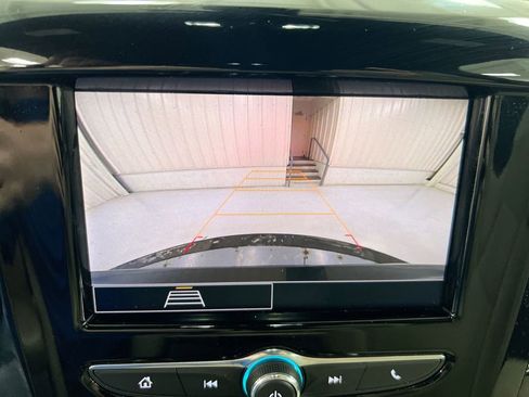 Used 2023 Chevrolet Traverse LS FWD image 15