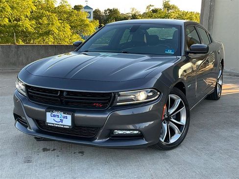 Used 2016 Dodge Charger R/T image 2