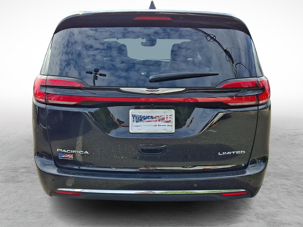 Certified 2026 Chrysler Pacifica Limited FWD image 4
