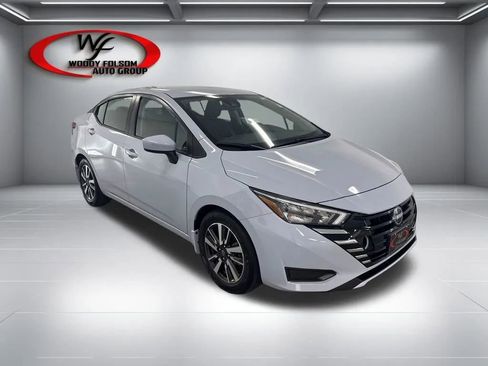 Used 2025 Nissan Versa SV w/ Trunk Package FWD image 3