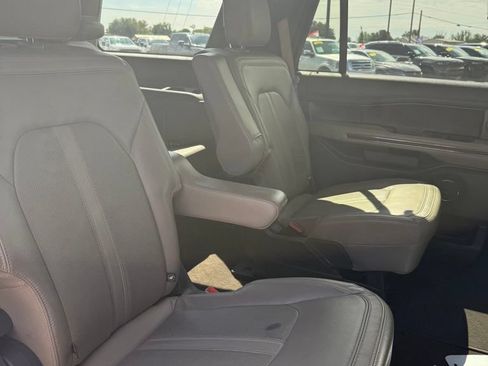 Used 2020 Ford Expedition Limited w/ Equipment Group 302A AWD/4WD image 11