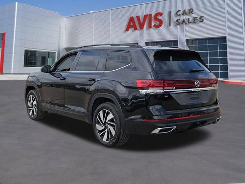 Used 2025 Volkswagen Atlas SE image 3