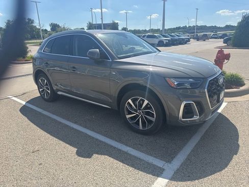 Used 2023 Audi Q5 2.0T Premium Plus w/ Premium Plus Package AWD/4WD image 2
