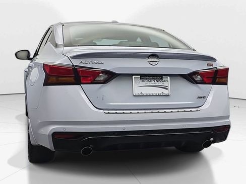 Used 2023 Nissan Altima 2.5 SR w/ SR Premium Package AWD/4WD image 8