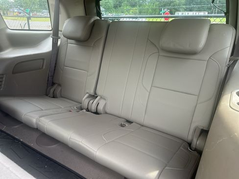 Used 2019 Chevrolet Tahoe LT w/ Luxury Package AWD/4WD image 9