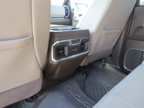 Certified 2022 Chevrolet Silverado 1500 LTZ w/ Technology Package image 16