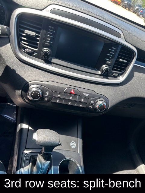 Used 2019 Kia Sorento AWD image 22