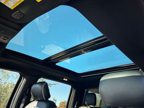 Used 2018 Ford F150 Platinum w/ Equipment Group 701A Luxury image 11