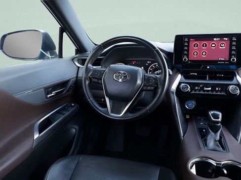 Certified 2021 Toyota Venza XLE w/ Softex Package image 30