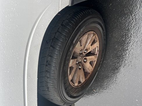 Used 2007 Mitsubishi Raider LS image 14