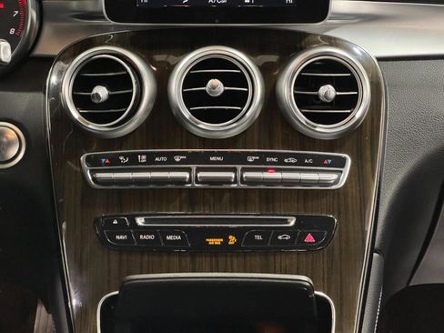 Used 2019 Mercedes-Benz GLC 300 4MATIC image 14