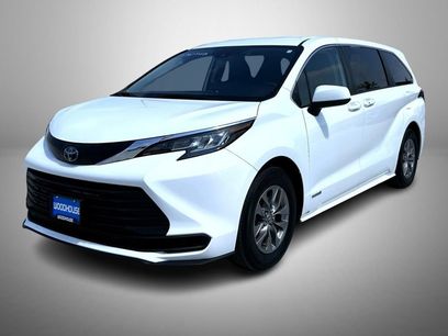 Used 2021 Toyota Sienna LE