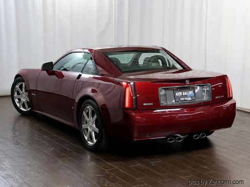 Used 2007 Cadillac XLR image 8