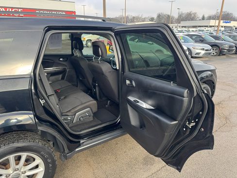 Used 2016 Dodge Journey SXT image 11