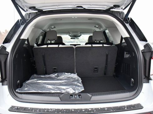 Used 2026 Ford Explorer Active w/ Active Comfort Package image 19