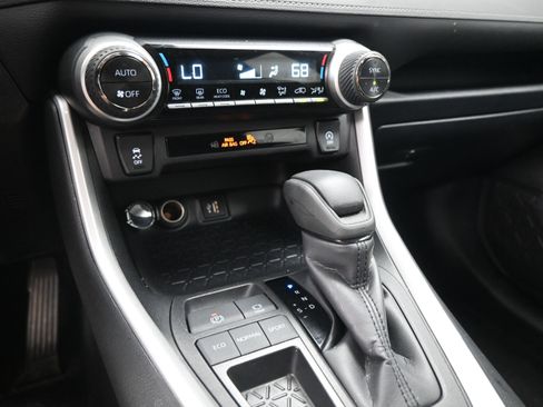 Certified 2025 Toyota RAV4 XLE FWD image 14