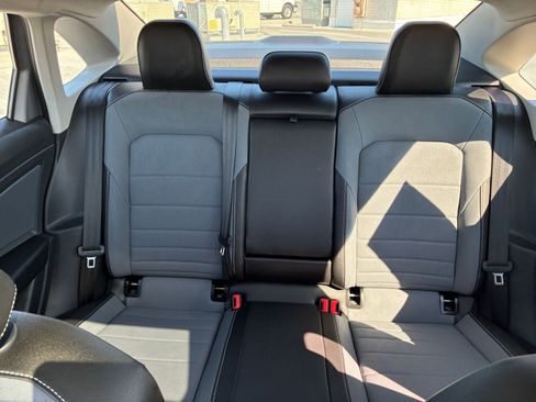 Used 2025 Volkswagen Jetta SE image 36