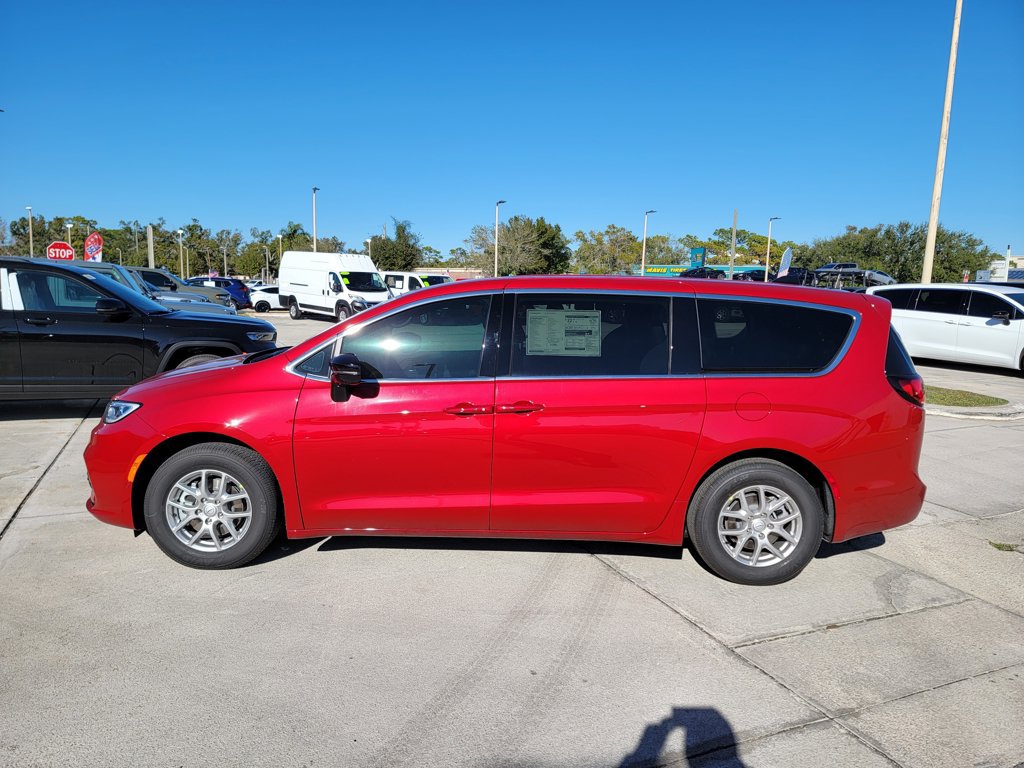 New 2026 Chrysler Pacifica Select FWD image 2
