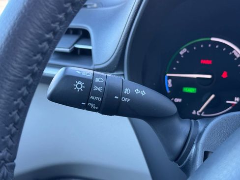 Used 2023 Toyota Sienna XLE image 22