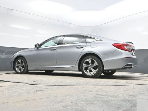 Used 2020 Honda Accord EX image 32