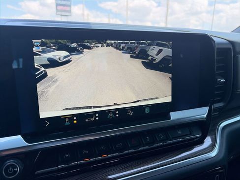 Used 2022 Chevrolet Silverado 1500 LT Trail Boss w/ LT Trail Boss Premium Package image 21