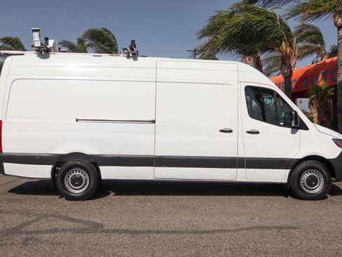 Used 2021 Mercedes-Benz Sprinter 2500 w/ Driver Convenience Package image 10