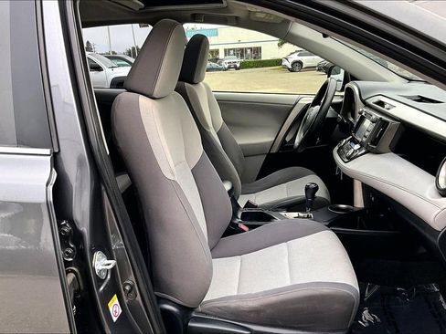 Used 2013 Toyota RAV4 XLE AWD/4WD image 29