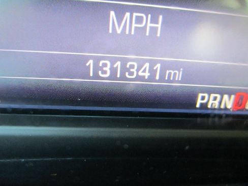 Used 2015 GMC Sierra 1500 SLT w/ SLT Crew Cab Value Package image 28