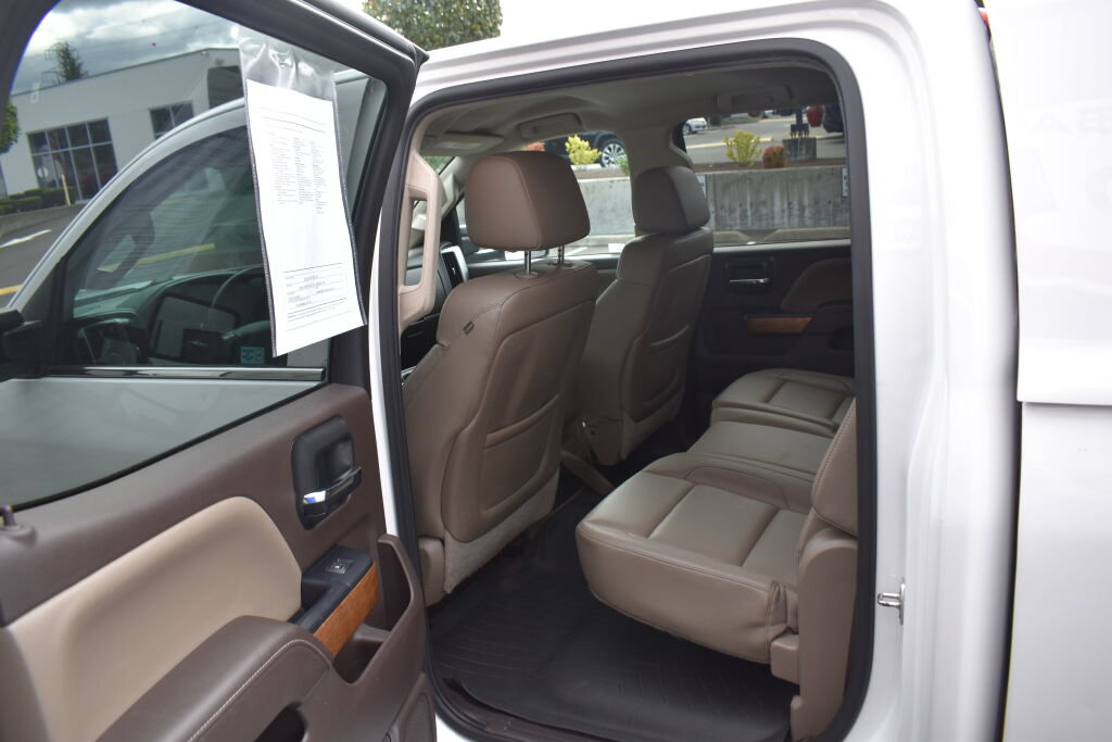 Used 2015 Chevrolet Silverado 2500 LTZ w/ Duramax Plus Package AWD/4WD image 20
