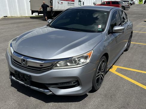 Used 2017 Honda Accord Sport image 5