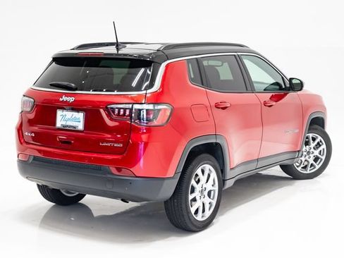 Used 2025 Jeep Compass Limited AWD/4WD image 37