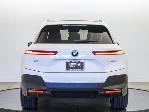 Used 2024 BMW iX xDrive50 AWD/4WD image 3