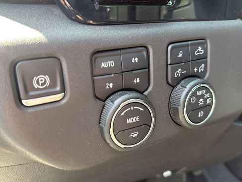 Used 2022 Chevrolet Silverado 1500 ZR2 w/ Technology Package AWD/4WD image 9