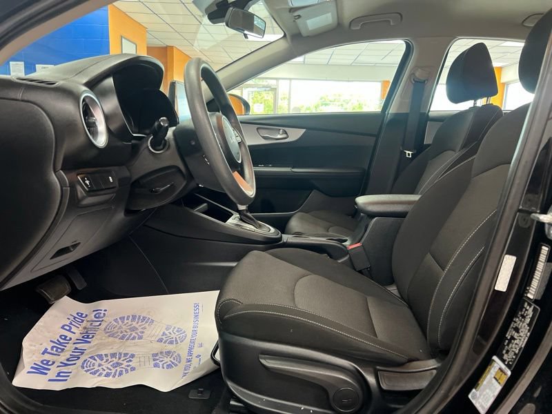Certified 2023 Kia Forte LXS FWD image 17