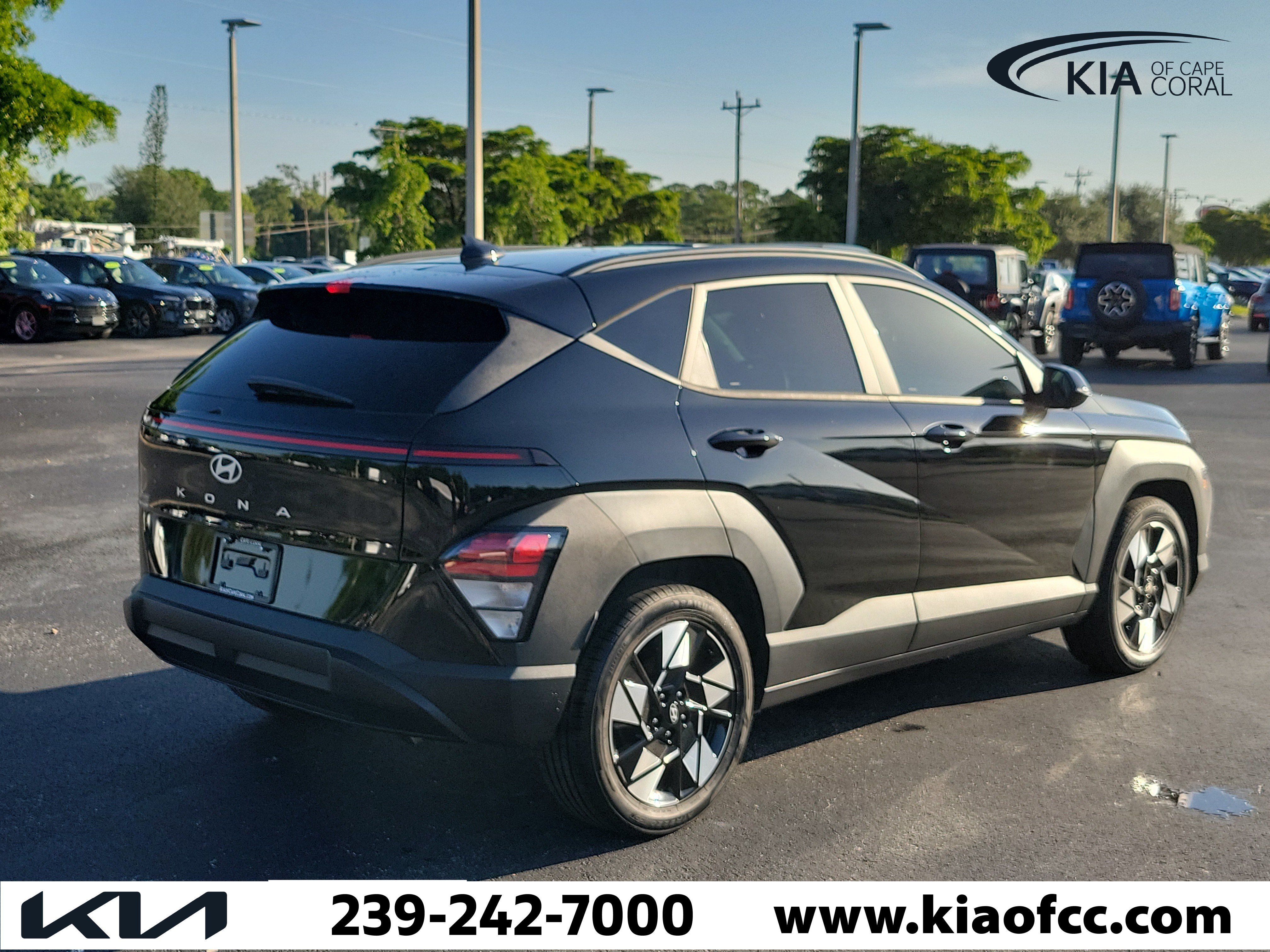 Used 2024 Hyundai Kona SEL w/ Convenience Package FWD image 6