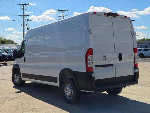 Used 2025 RAM ProMaster 2500 w/ Convenience Group image 19