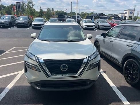 Used 2021 Nissan Rogue SL FWD image 2