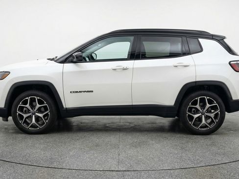 Used 2025 Jeep Compass Limited image 5