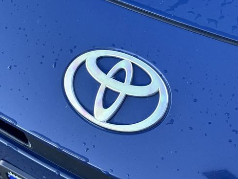 Used 2025 Toyota Camry LE image 8