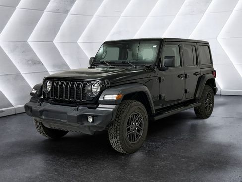 Used 2024 Jeep Wrangler Unlimited Sport AWD/4WD image 3
