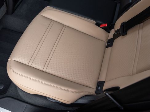 Certified 2025 Porsche Cayenne S AWD/4WD image 34